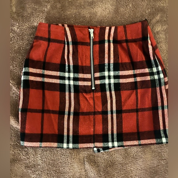 Plaid mini skirt - Picture 2 of 2
